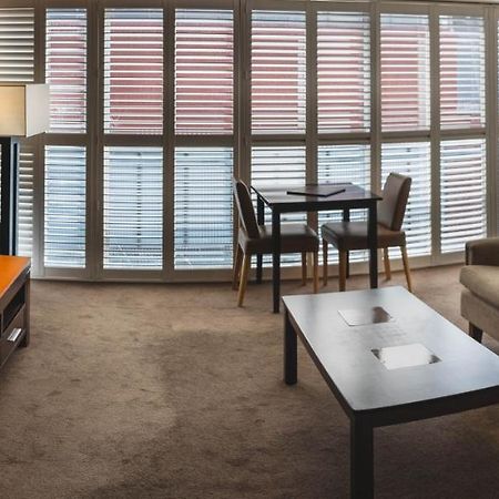The Henry Jones Art Hotel Hobart Eksteriør billede A typical apartment at the complex