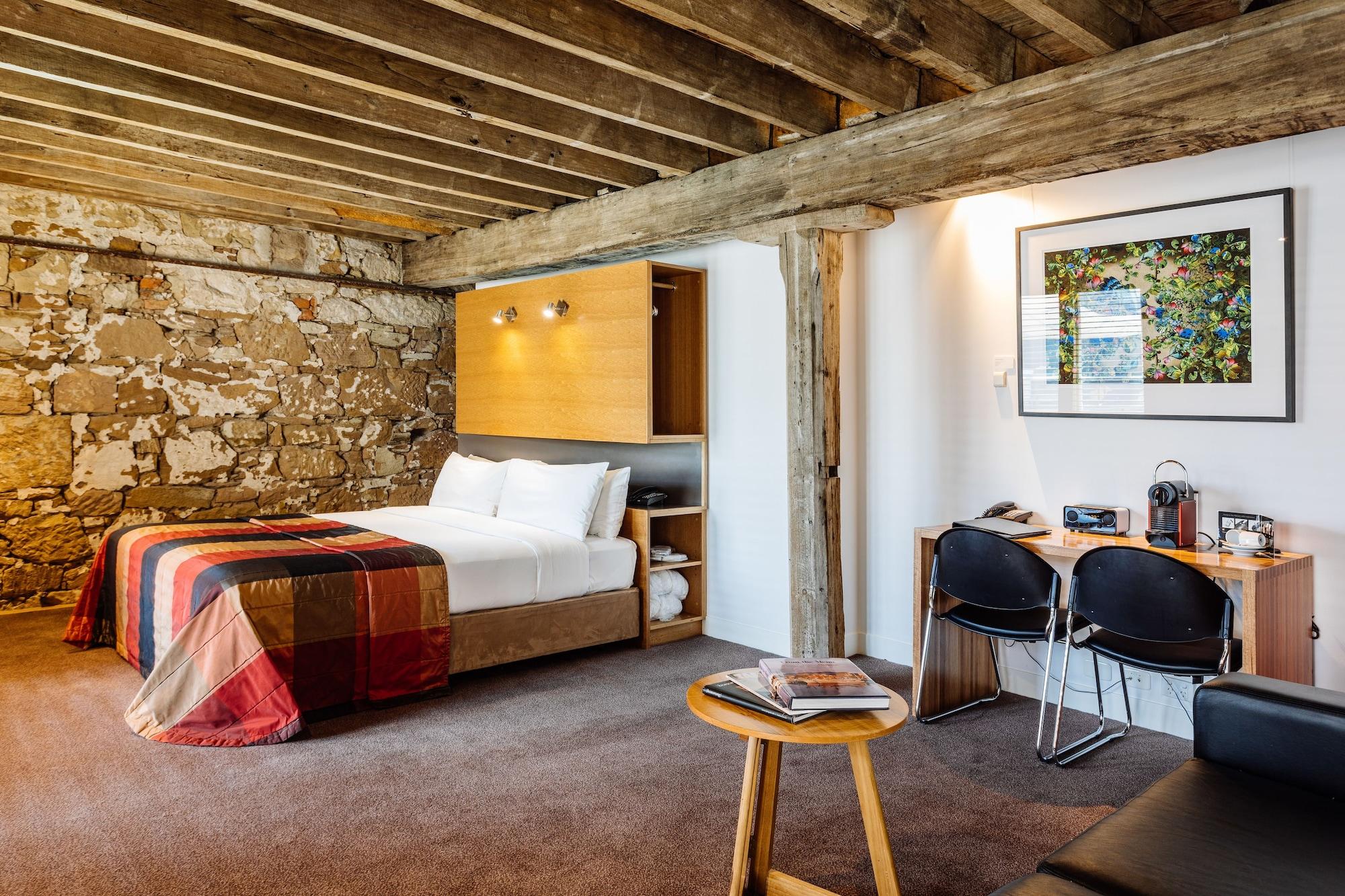 The Henry Jones Art Hotel Hobart Eksteriør billede A room at the hotel