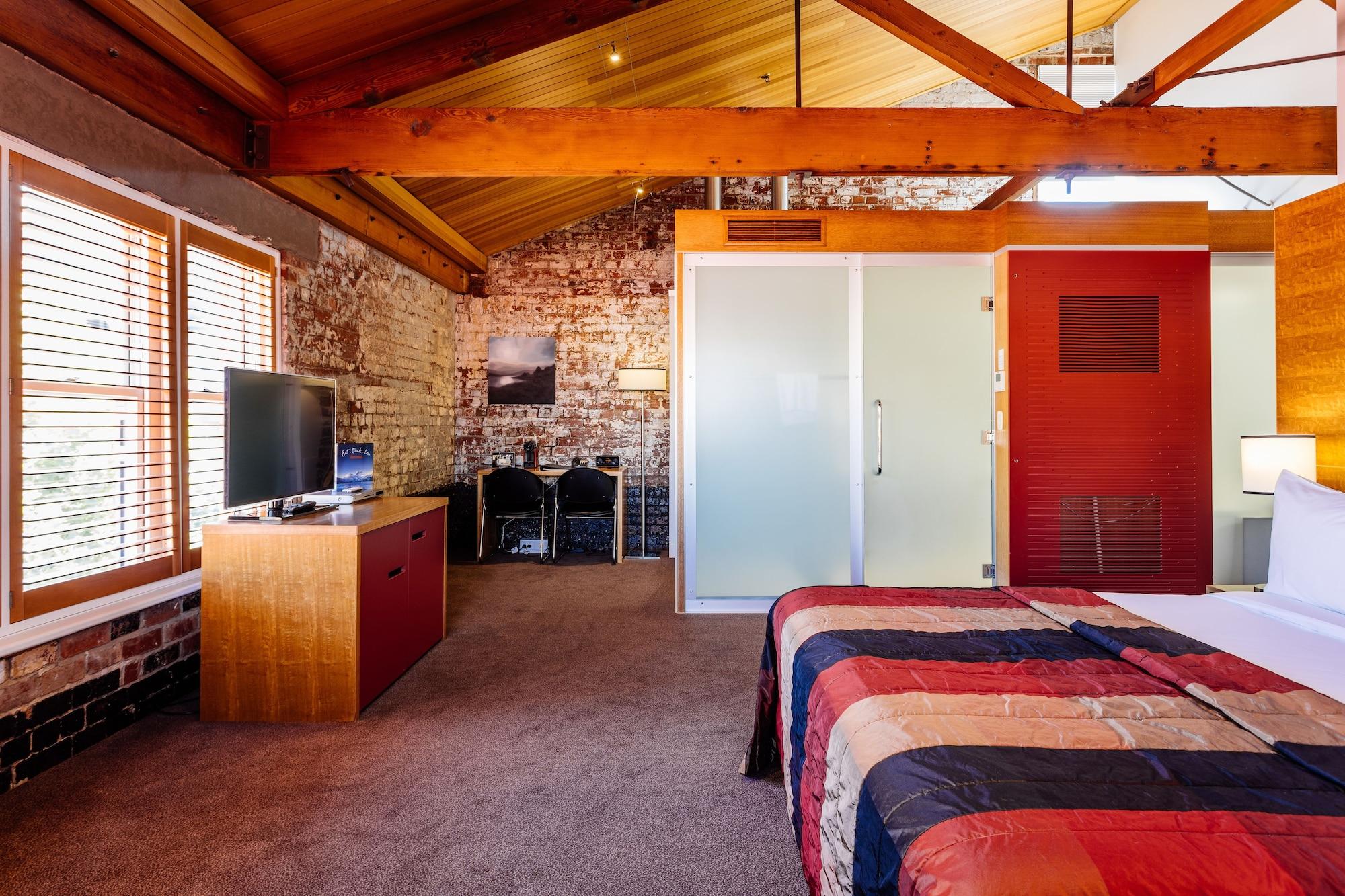 The Henry Jones Art Hotel Hobart Eksteriør billede A room at the hotel