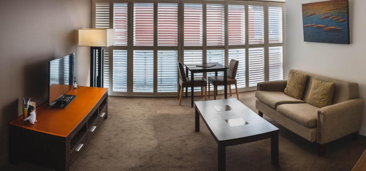The Henry Jones Art Hotel Hobart Eksteriør billede A typical apartment at the complex