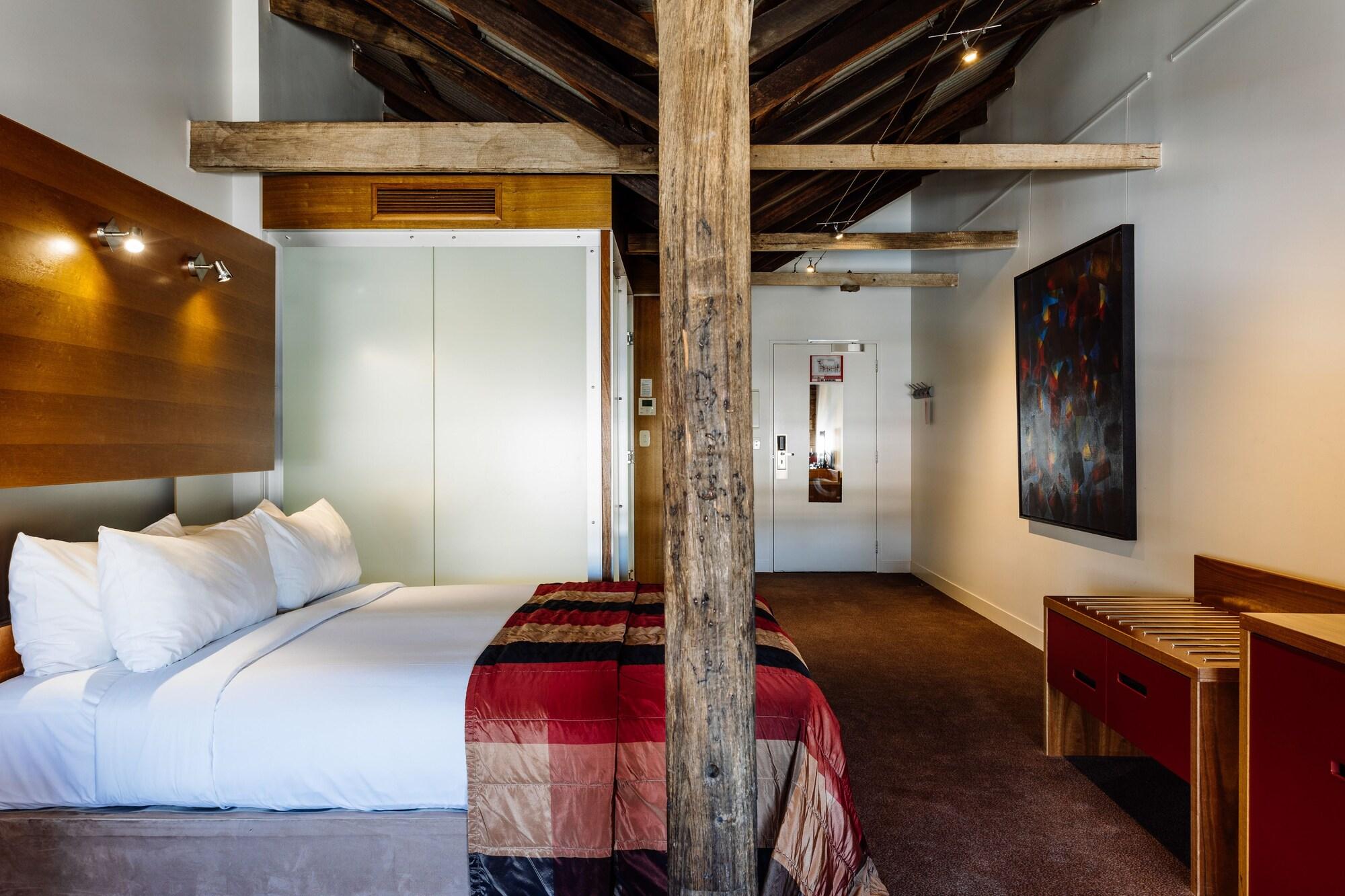 The Henry Jones Art Hotel Hobart Eksteriør billede A room at the hotel