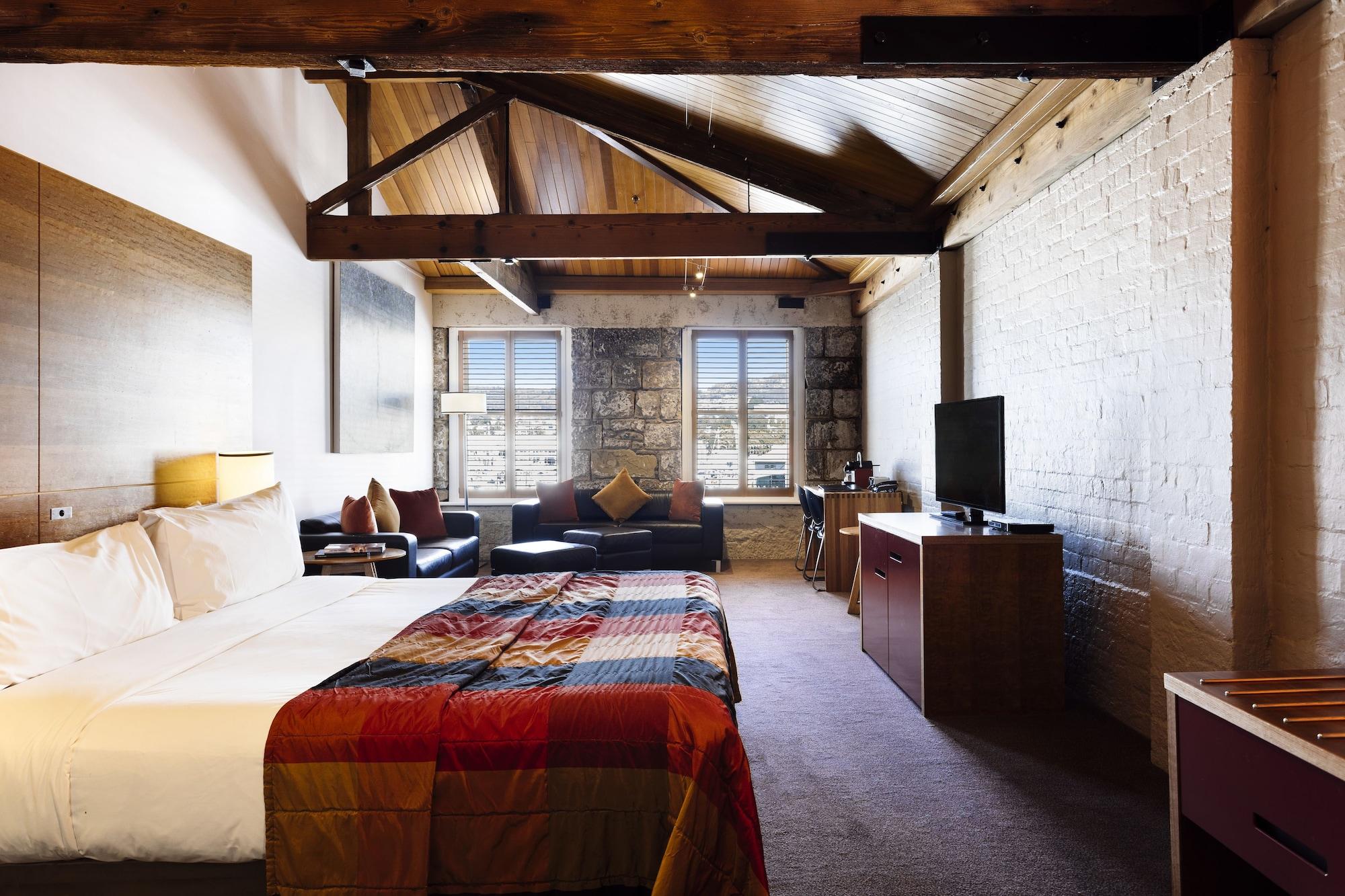 The Henry Jones Art Hotel Hobart Eksteriør billede A room at the Hotel