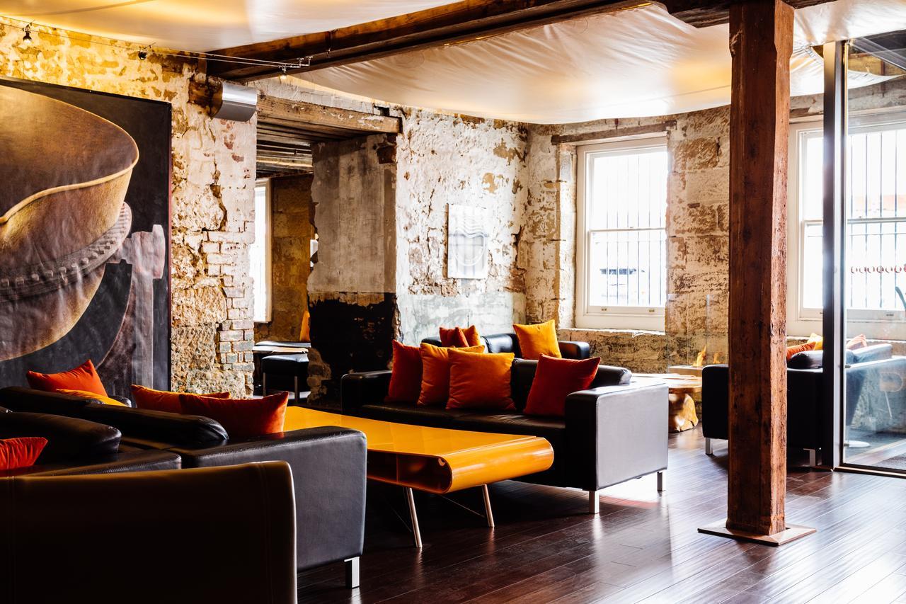 The Henry Jones Art Hotel Hobart Eksteriør billede The interior of the hotel