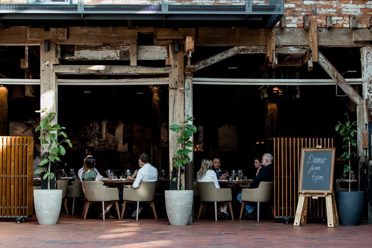 The Henry Jones Art Hotel Hobart Eksteriør billede The exterior of the restaurant in 2019