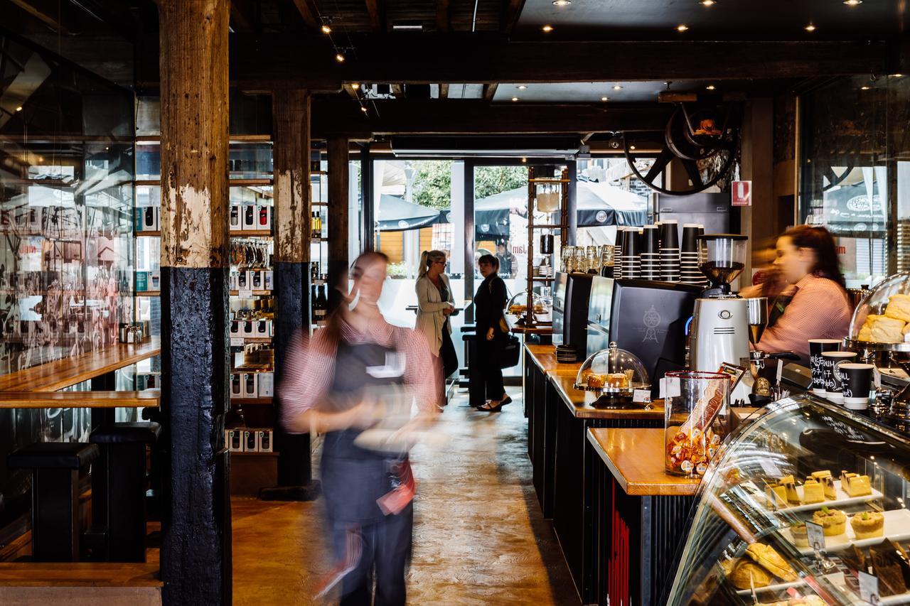 The Henry Jones Art Hotel Hobart Eksteriør billede The interior of a typical Starbucks store